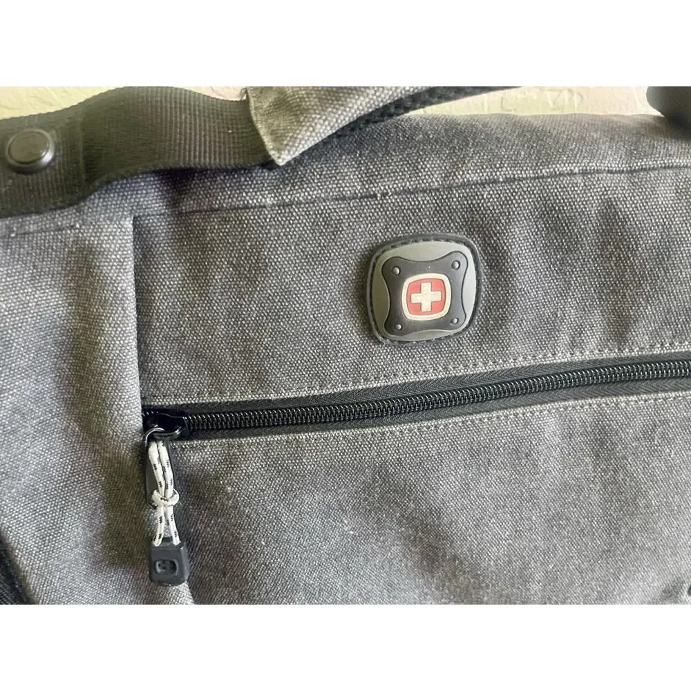 SwissGear Zinc DSLR Camera Messenger Bag in GREAT CONDITION